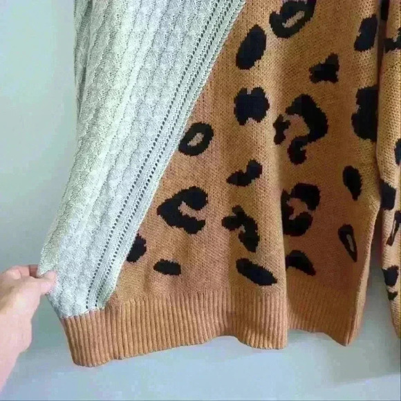 AMAZON | Women's Gray/Tan  Two-Toned Long Sleeved Cold Shoulder Sweater - Picture 5 of 6